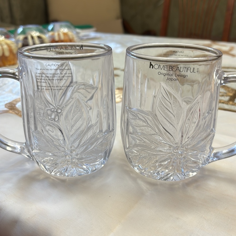 NIB, NWT Home Beautiful Crystal Christmas Poinsettia Mugs, Set of 2